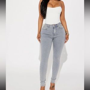 Grey sculpting skinny jeans